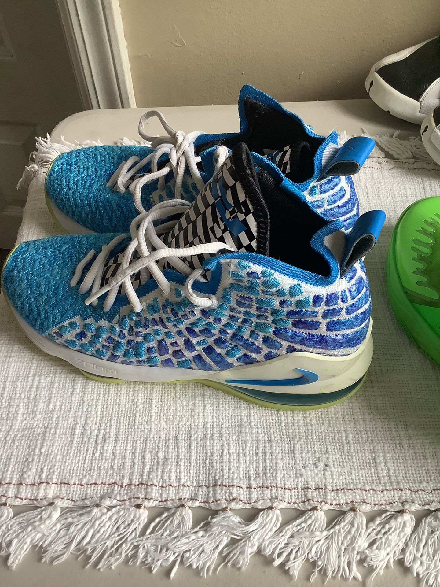 Size 6Y Sprite LeBron 17 Basketball Shoes