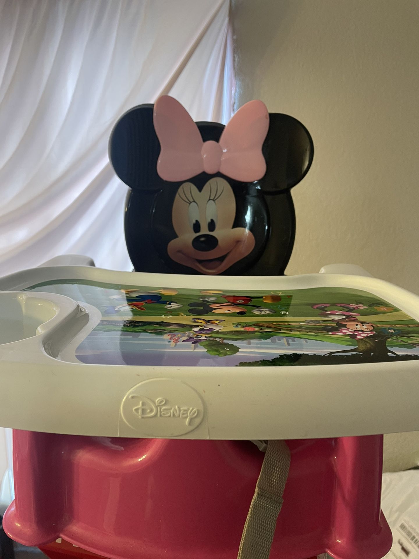 Minnie Mouse Mealtime Booster Seat
