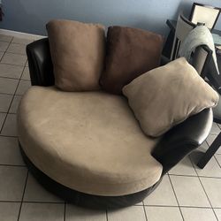 Circle Couch 