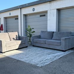 🛋️ Modern Sofa & Loveseat Set – Like New – Free Delivery