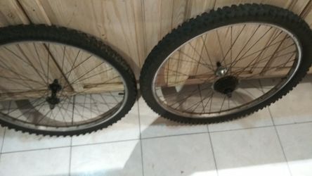 Kenda wheels from Specialized Hard Rock GX Bike