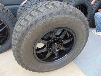 4 New 18X9 Gloss Black Gear Offroad Rims & LT 305 70 18 Cooper ST Maxx 10ply Tires 8X170 +18MM Offset