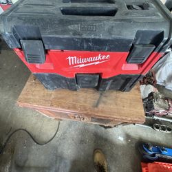 Milwaukee Cordless Vacuum