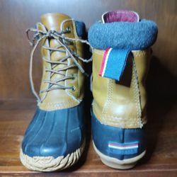 Tommy Hilfiger "Duck" Boots Woman's Size 7 TwRussel