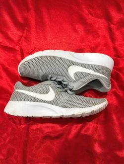 nike tanjun shoes