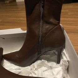Women Boots Size 8 