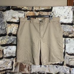 Amazon Essentials Tan Khaki Shorts 38”