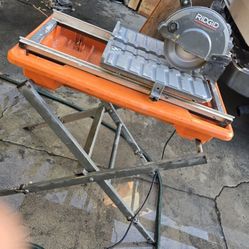 RIDGID 9-Amp 7 in. Blade Corded Wet Tile Saw with Stand