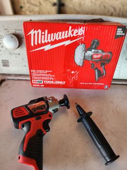 Milwaukee
M12 12V Lithium-Ion Cordless Variable Speed Polisher/Sander (Tool-Only