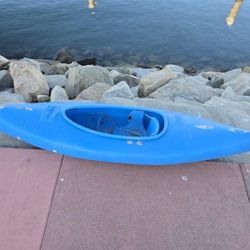 Whitewater / Ocean Wave Catching Kayak Great For Beginners! 