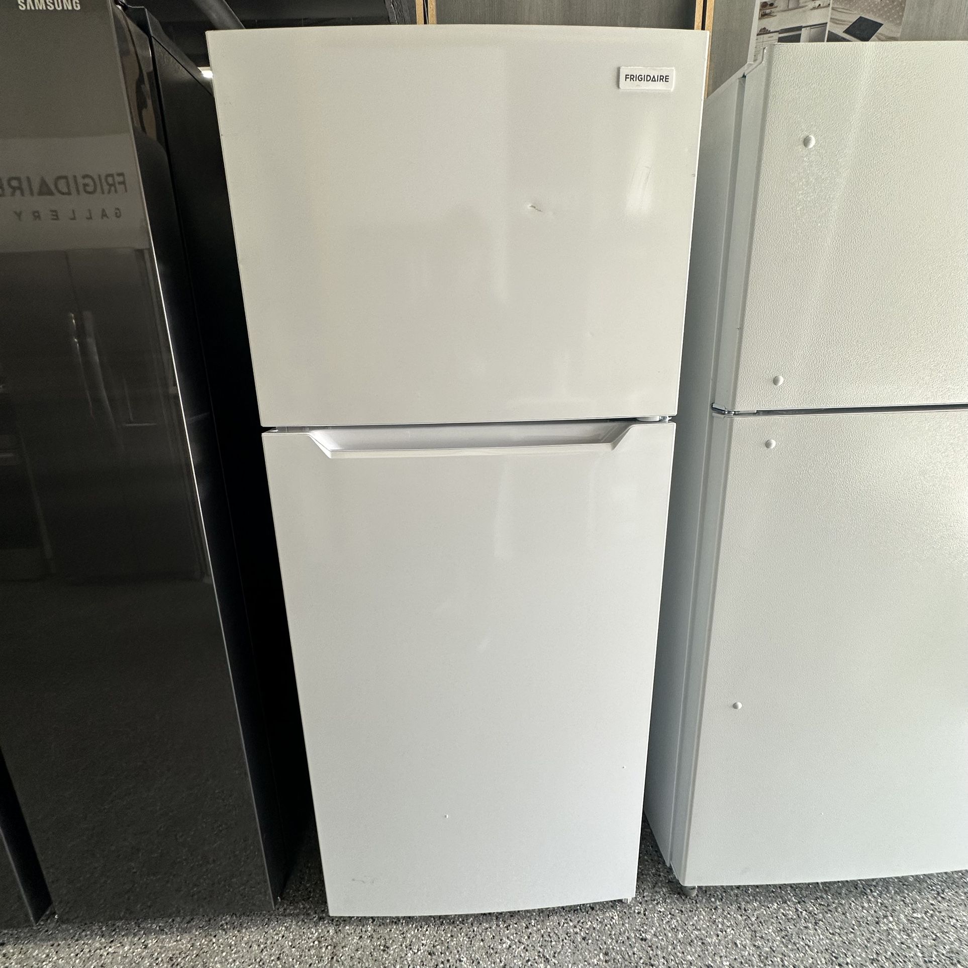Frigidaire 18 Cubic Refrigerator