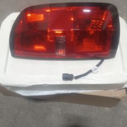 OEM NEW 2015-2021 Chevrolet Colorado Tail Light Stop Lamp Driver Side (contact info removed)2