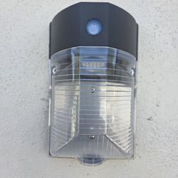 Outdoor LED Dusk To Dawn Light