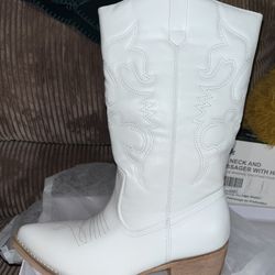 Women Boots White Size 8 New