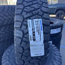 37/12.5/18 Toyo Rt Trail In Stock