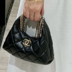 CHANEL 24A diamond check gold buckle leather chain sheepskin cross-body handbag women's black（125）34