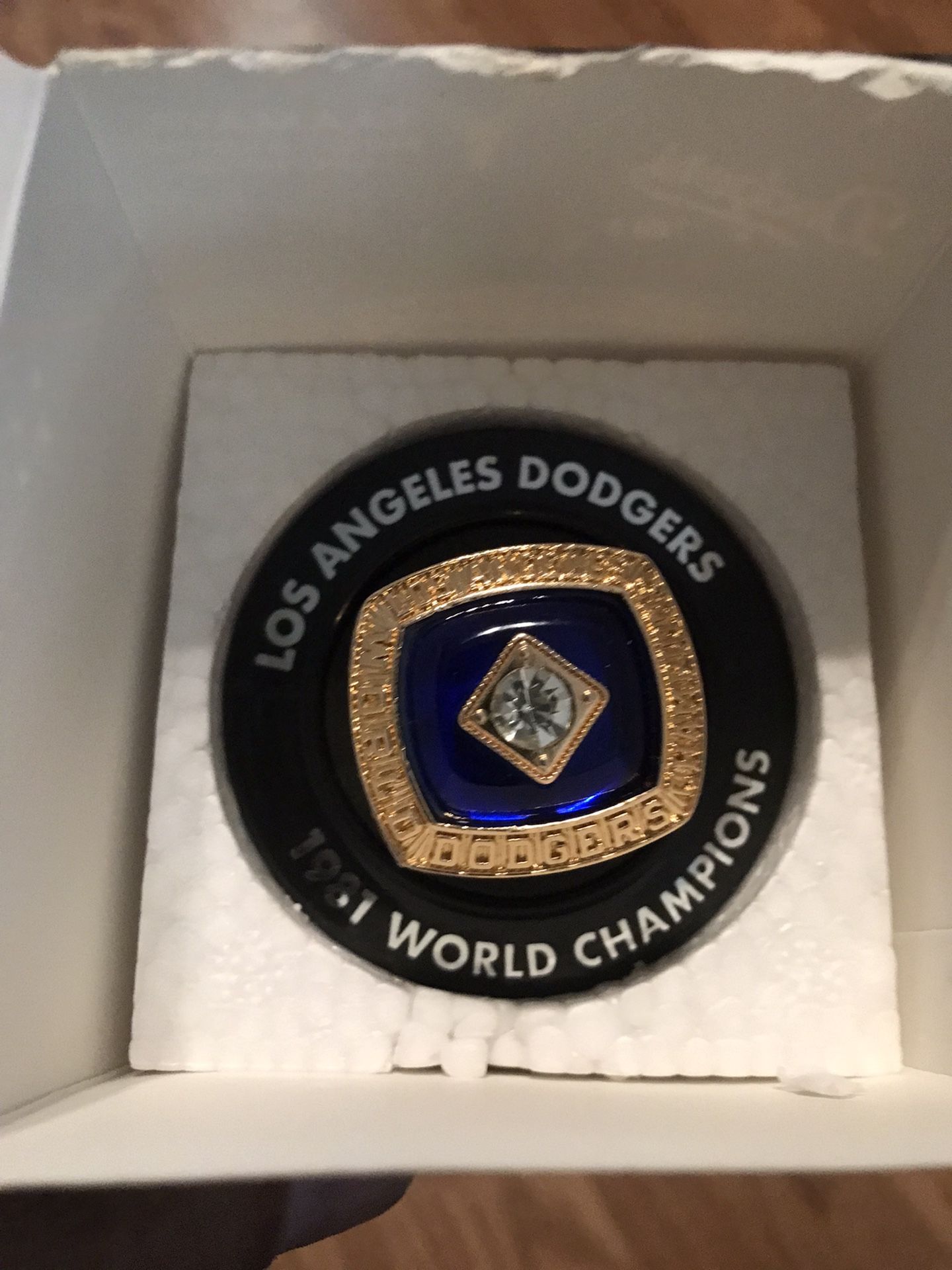 FERNANDO VALENZUELA 1981 WORLD CHAMPIONS RING for Sale in Bell Gardens, CA  - OfferUp