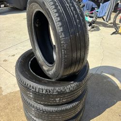 225/65R17 