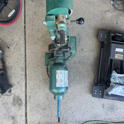 Grizzly Industrial Grinder 