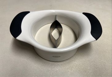 OXO Black & White Mango Slicer Pitter Splitter Cutter