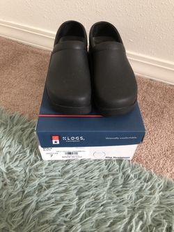 Black Klogs Slip Resistant size 7