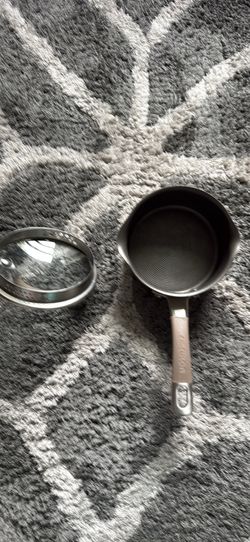 Circulon Premier Professional 1QT/0.9L Nonstick Saucepan with straining glass lid in excellent condition — TOTAL Nonstick System.