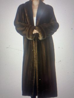 Luxurious Long Ranch Mink Coat With detachable Hood