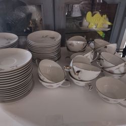 65 PC Mikasa Primerose Set China