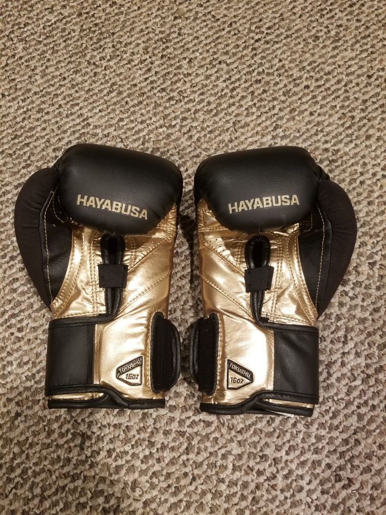 Hayabusa T3 16 oz Boxing Gloves
