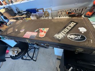 Gator wood guitar case
