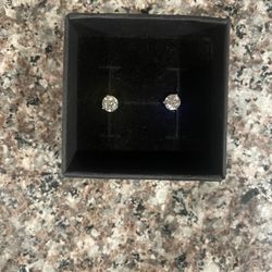 Diamond Stud Earrings 