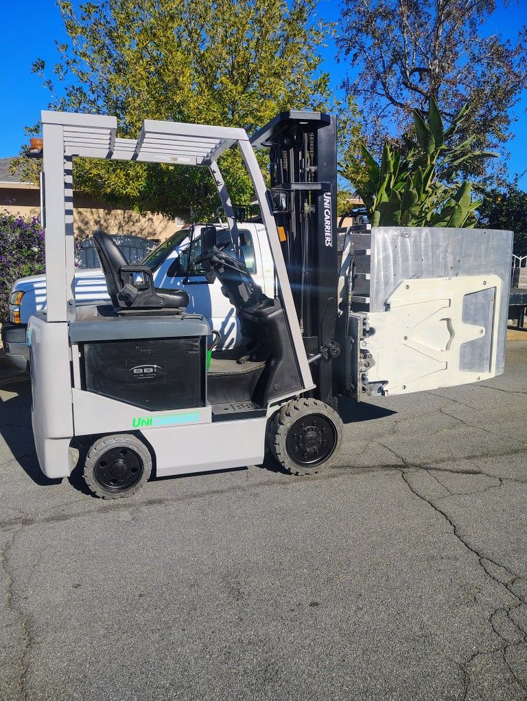 Forklift Electric 5500lbs with Attachment