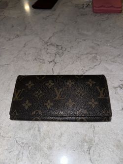 Louis Vuitton Wallet (100% Authentic/vintage)