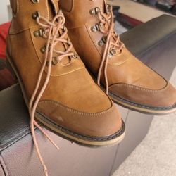Kenneth Cole Men's Hiking Boots Size 10