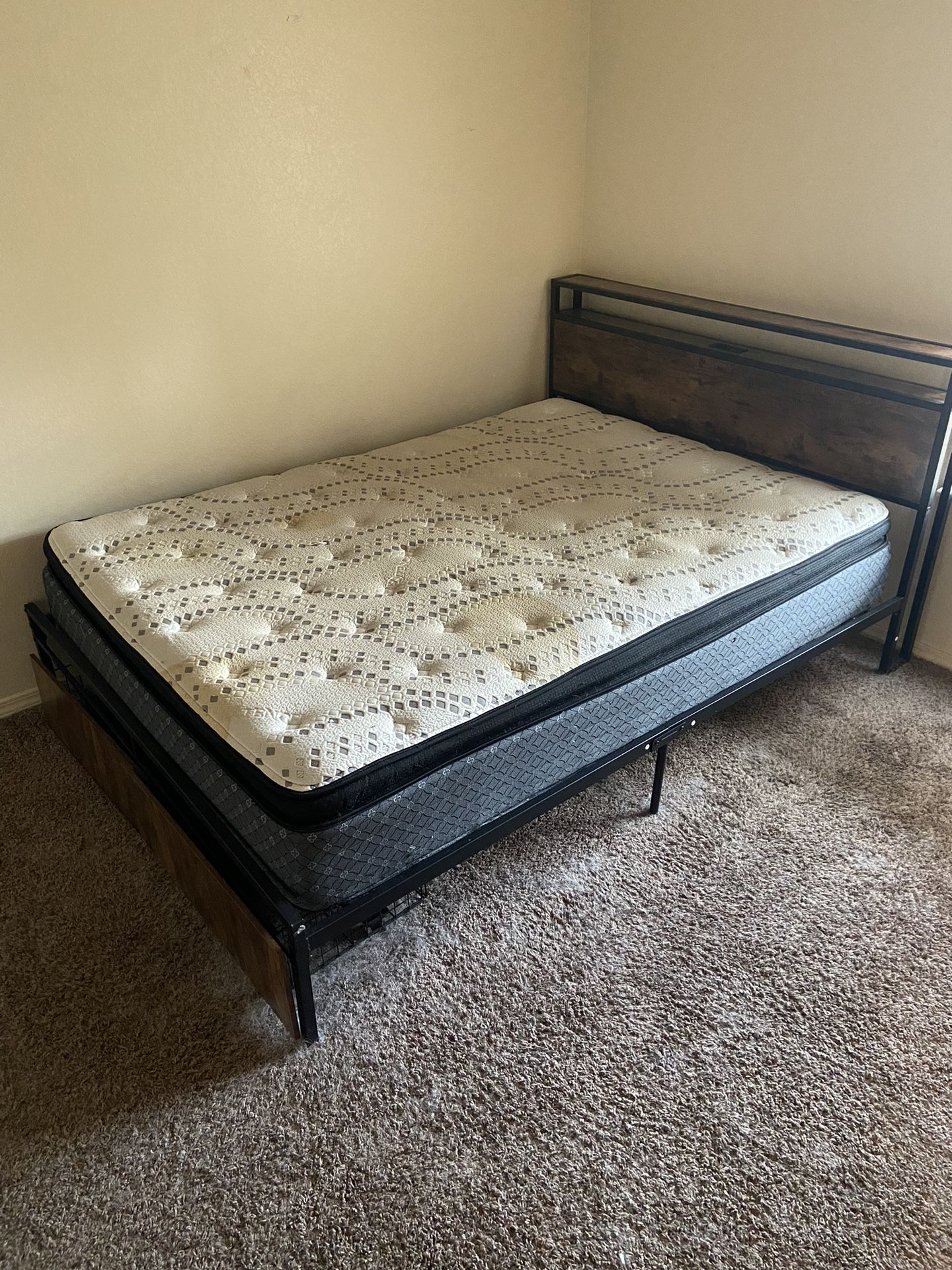 Bed With Bed frame 