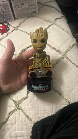 Groot Dancing Solar Powered