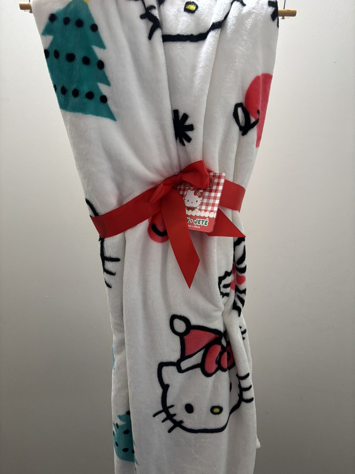 Hello Kitty Throw