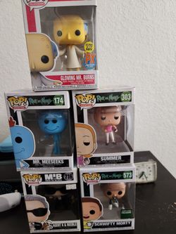 Funko pops (men in black, Rick and Morty, Simpsons)