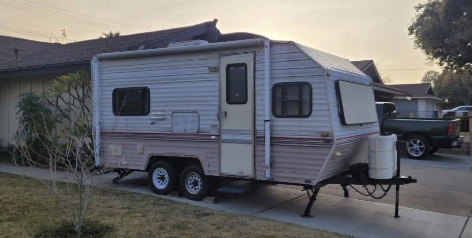 1994 Skyline RV Travel Trailer