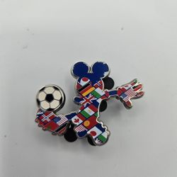 Disney AP 2014 FIFA WORLD CUP Mickey  Soccer USA MULTI COUNTRY Pin 