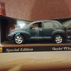 Special Edition 1:24 Die Cast Metal P T Cruiser