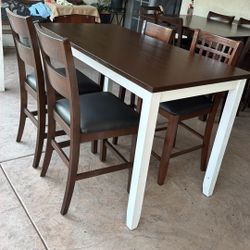 Dining Table And 4 Chairs 