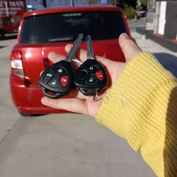 Llaves De Auto / Car Keys With Remotes