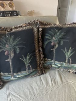 Beautiful 4 Sofa Pillows Palms Design 