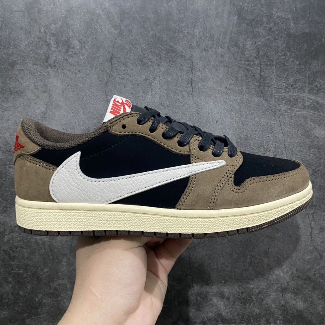 Travis Scott × Jordan 1 