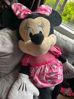 Minnie Mouse huge plushie