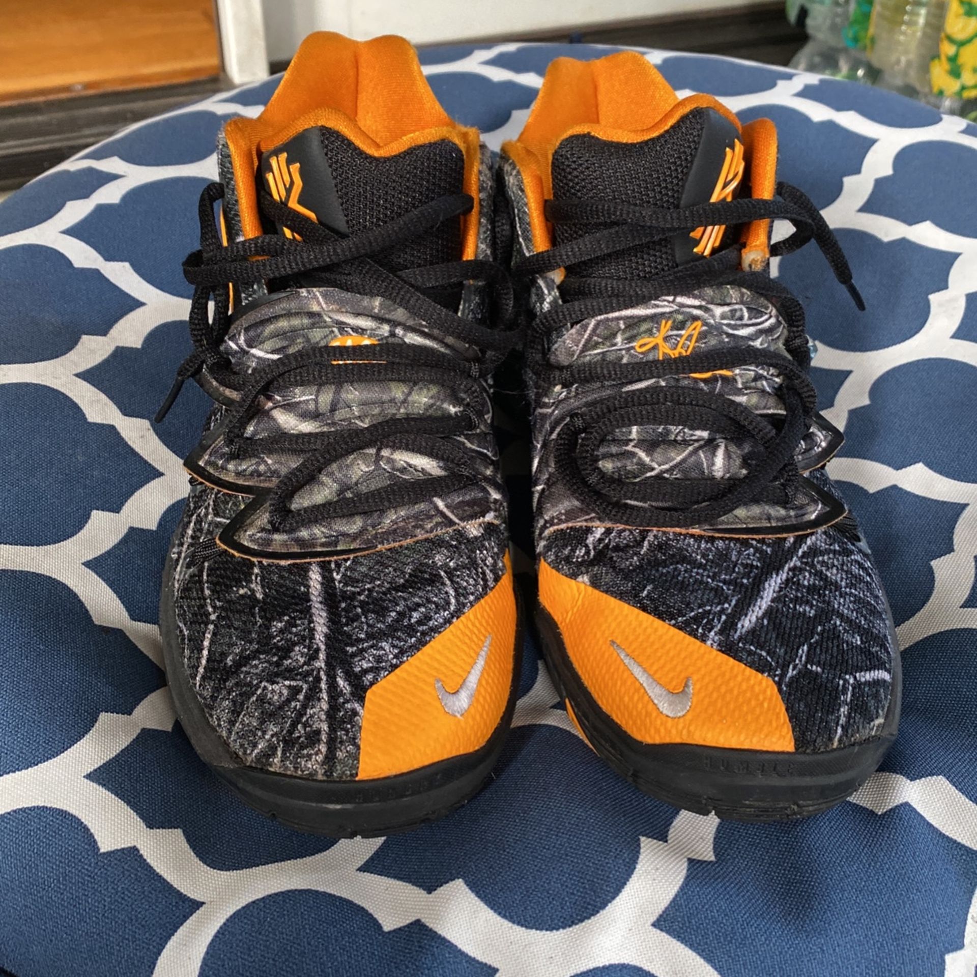 Nike Kyrie 5 Halloween