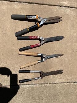 Four pieces of manual shears
