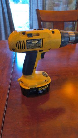 DeWalt DW991 14.4V Cordless Drill/Driver — Genuine, Tested, 1 Battery