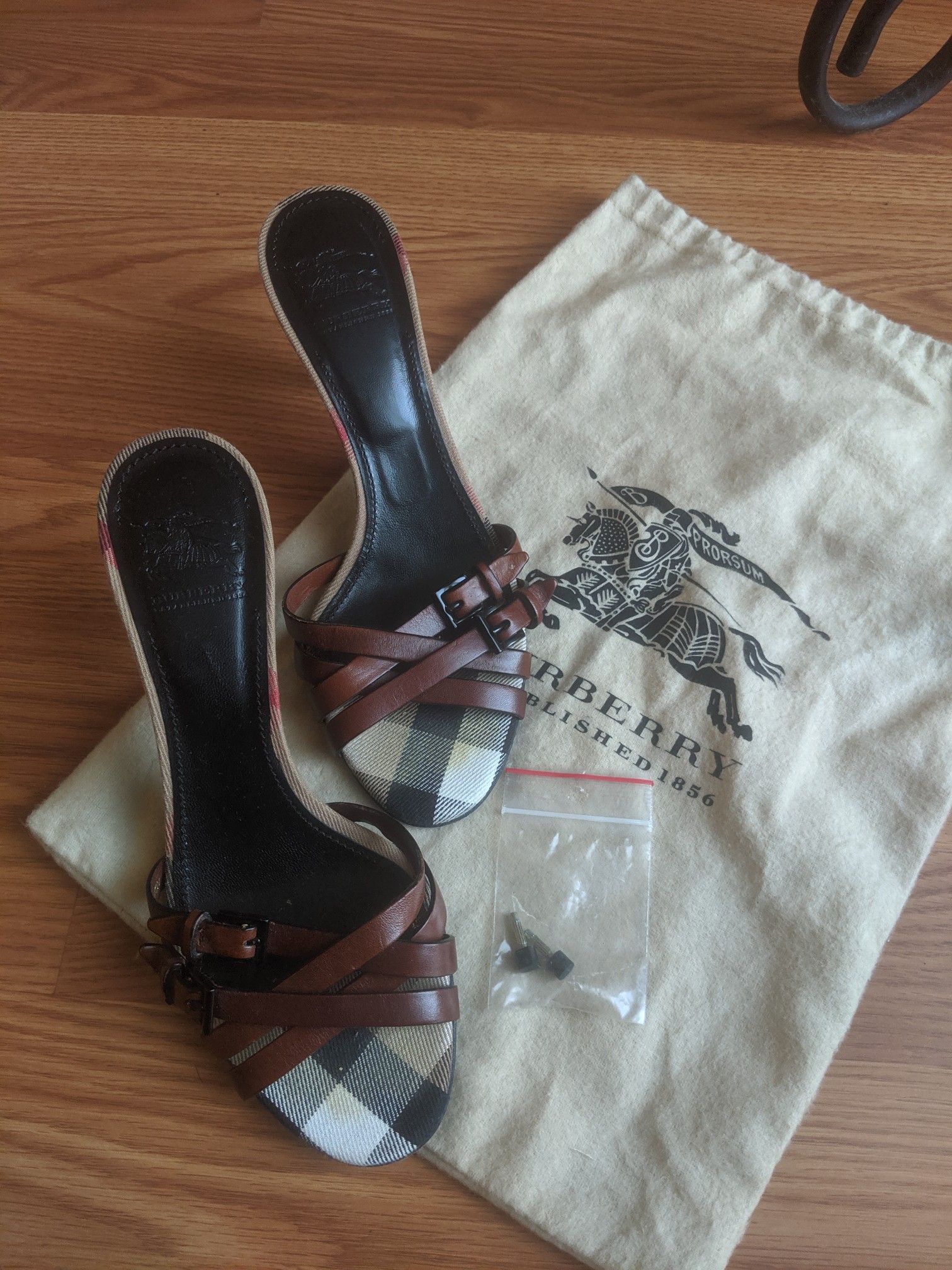 Burberry heels size 36eu/6us